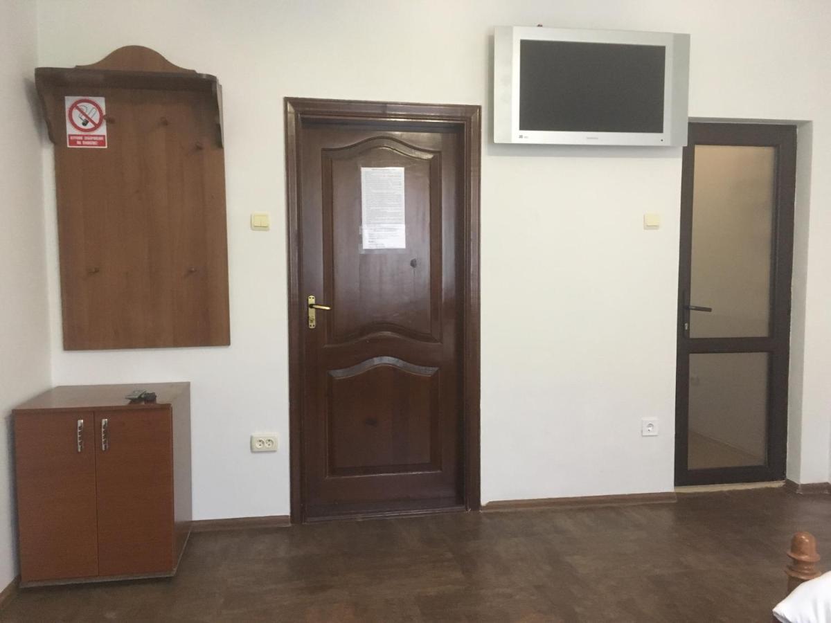 Міні-Готель Нептун Rivne Exterior photo